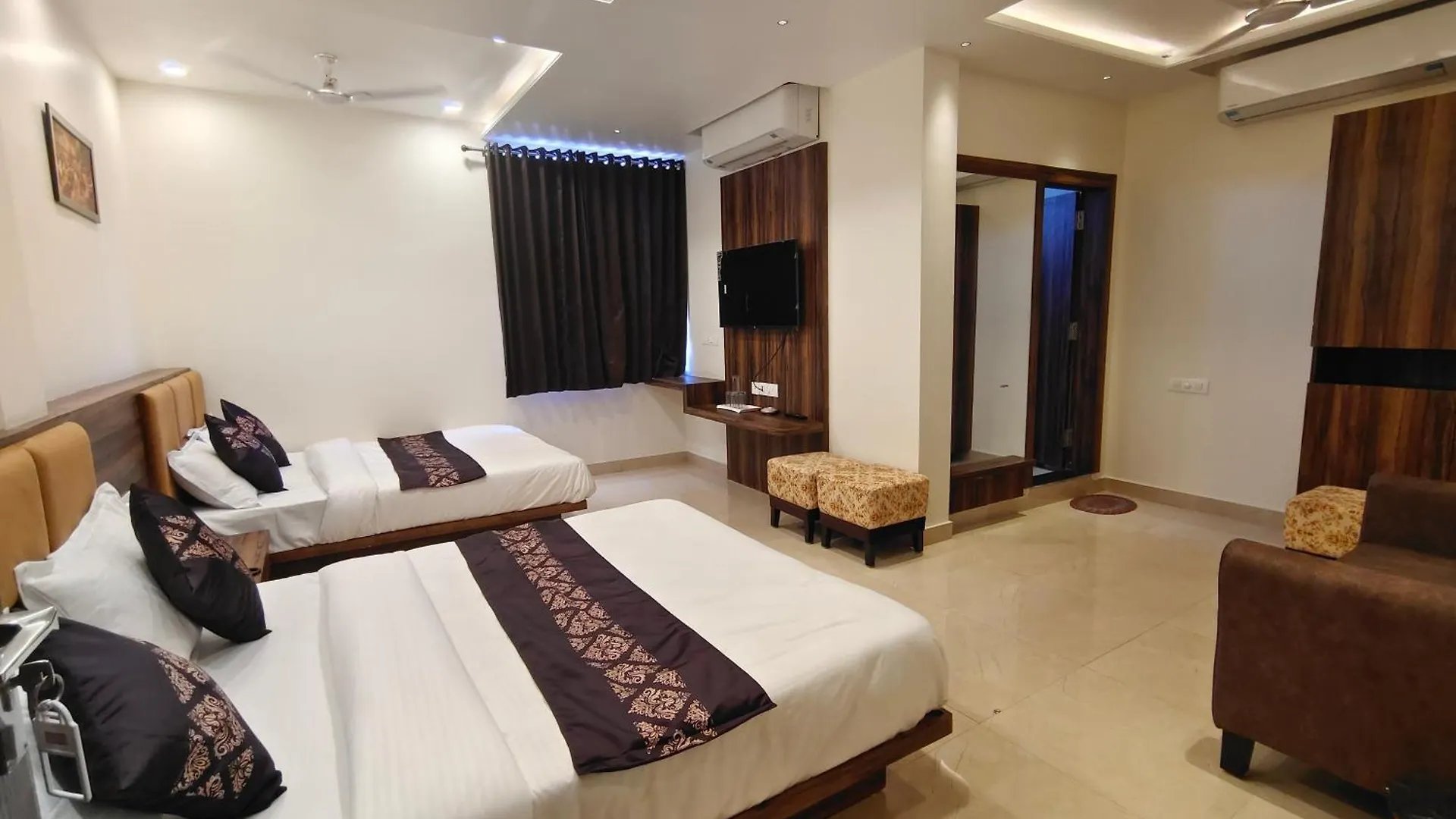 ***  Hotel Vrinda Inn India