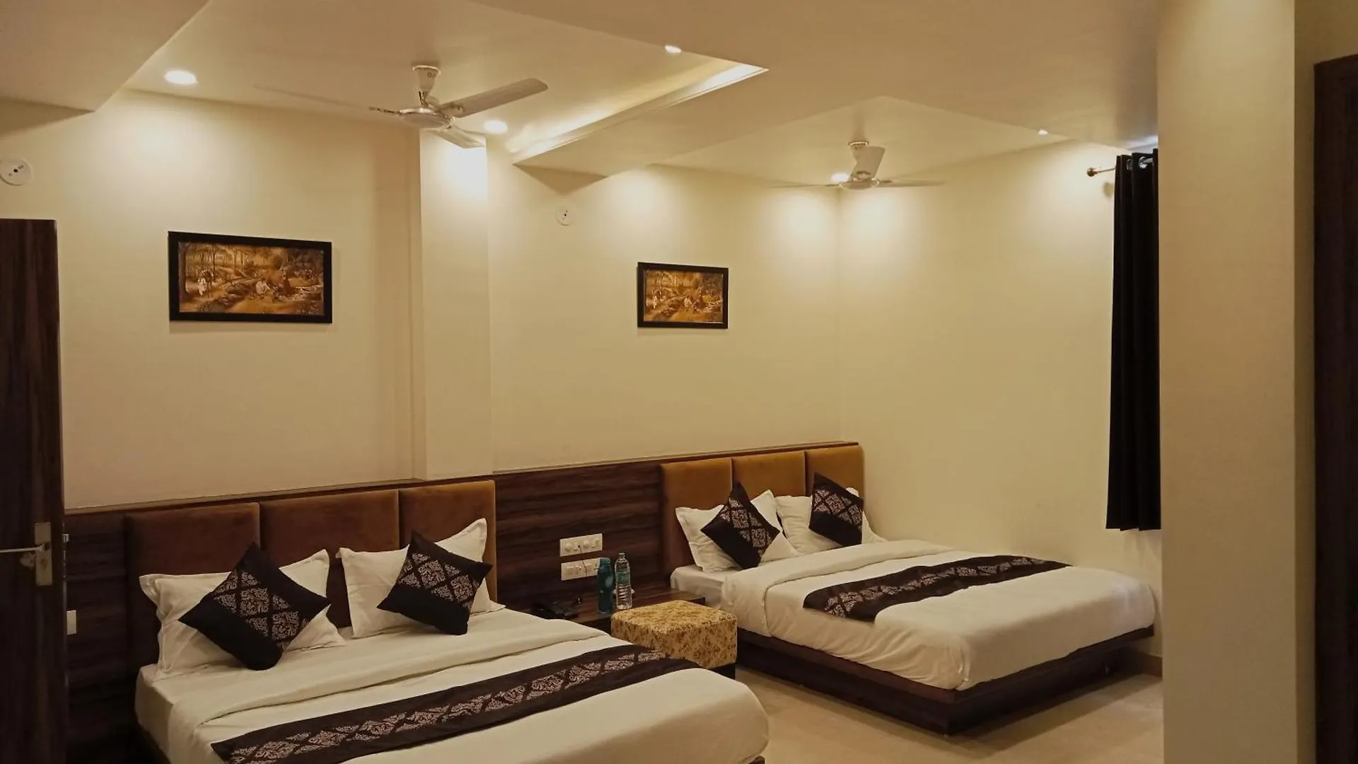 Hotel Vrinda Inn